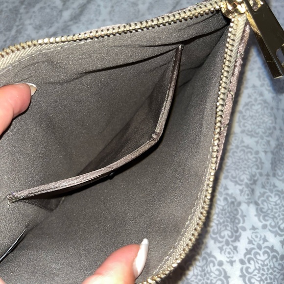 Olive green satin quilted clutch bag - Picture 3 of 4